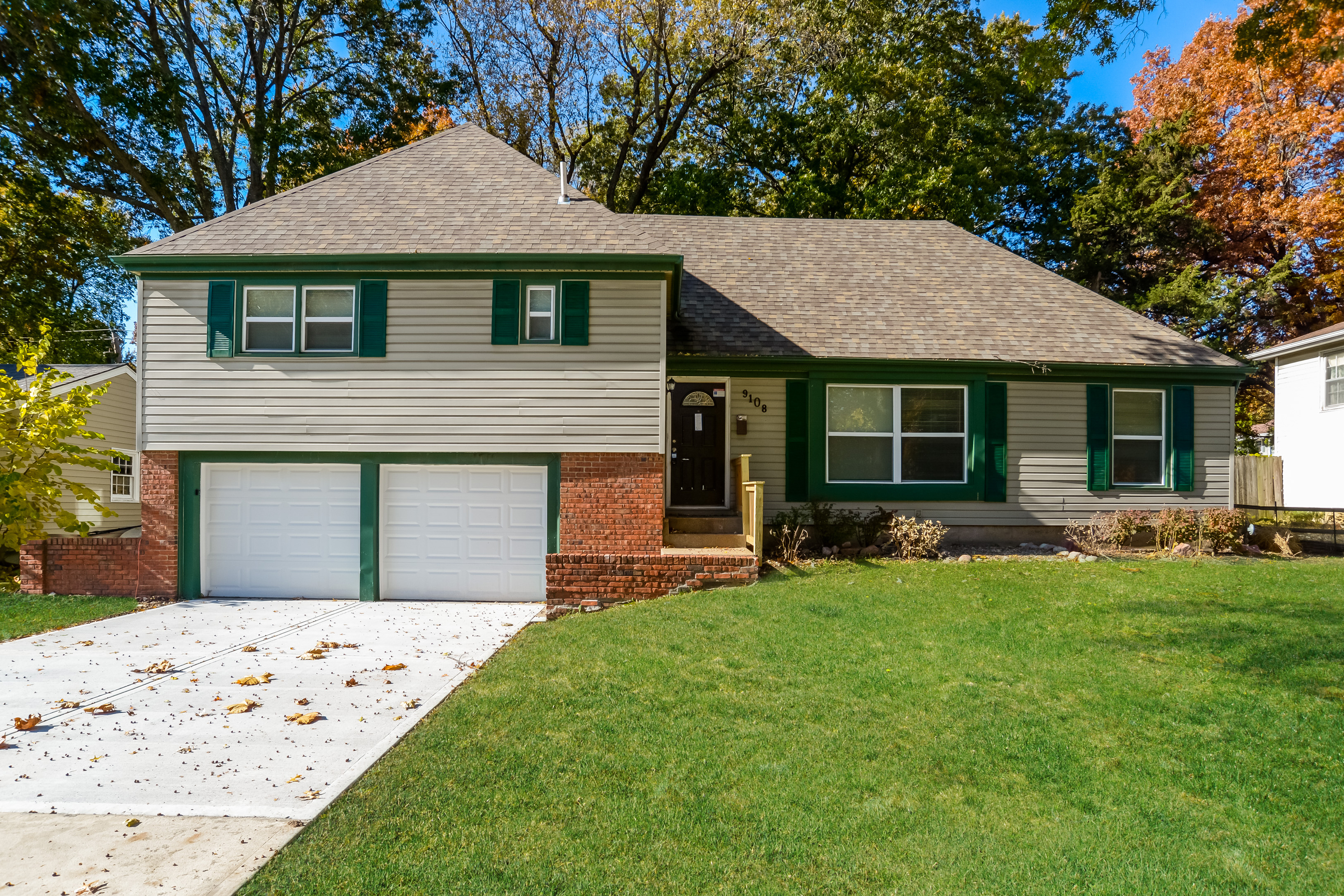 9108 SWITZER ST OVERLAND PARK, KS 66214